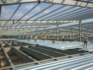 Đơn vị thi công lắp đặt mái tôn - thay mái tôn nhà xưởng tại KCN Mỹ Phước Bến Cát