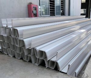 Thi công lắp đặt máng xối kho xưởng tại Bình Dương