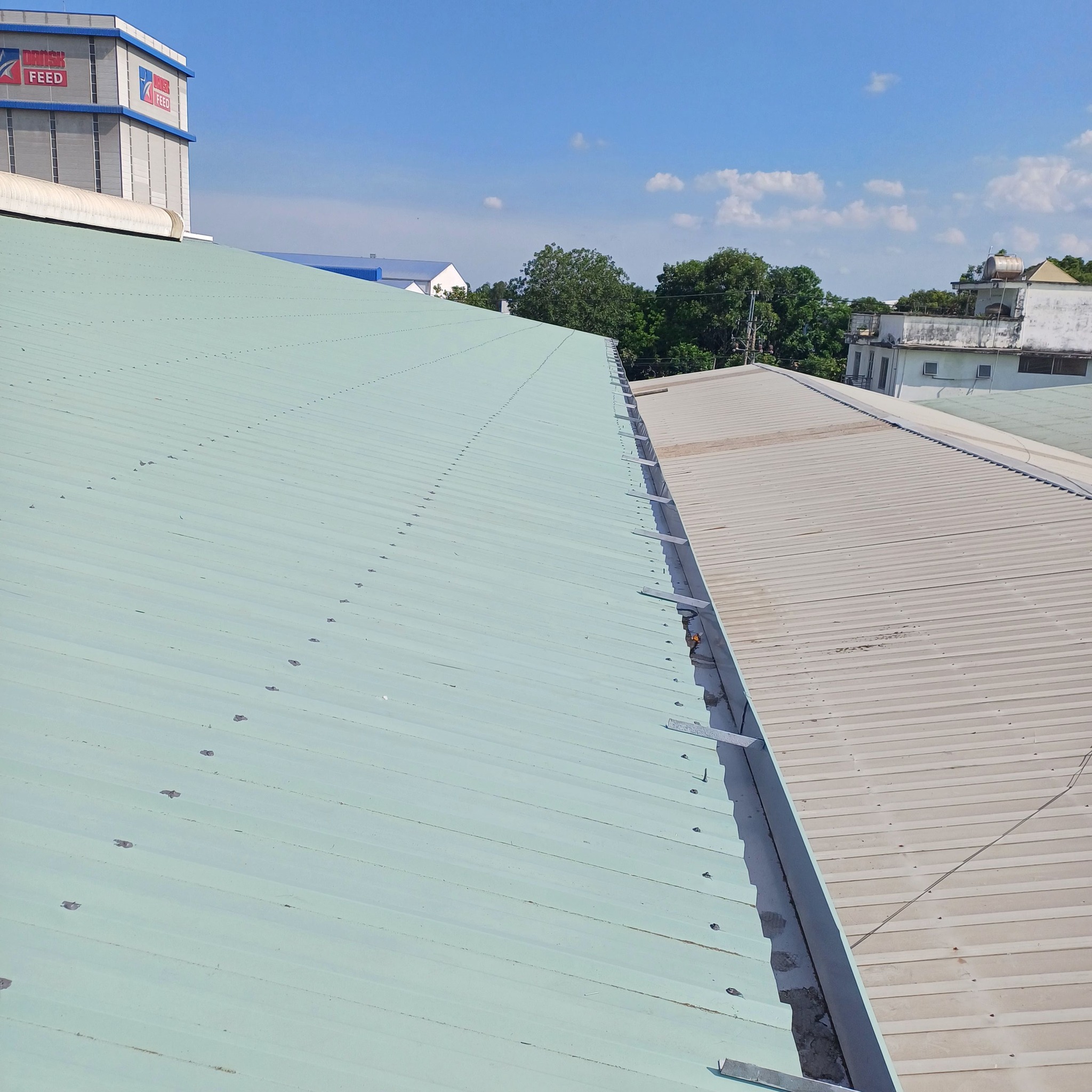Thi công lắp đặt máng xối kho xưởng tại Bình Phước